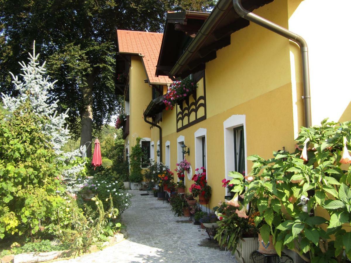 Villa Kreuthhof Appartements โคลสเตนอบวร์ก ภายนอก รูปภาพ